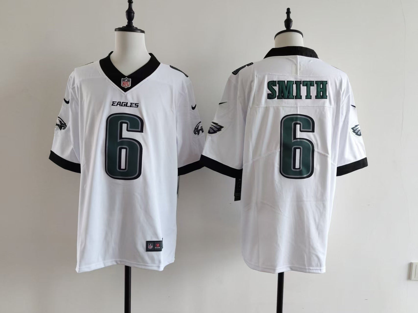 Men's Philadelphia Eagles DeVonta Smith Jersey-white
