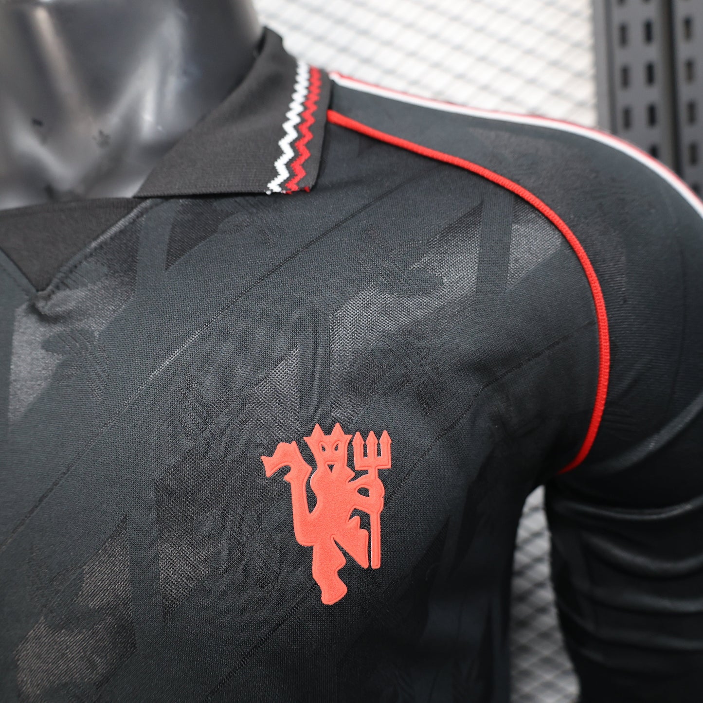 2026 Manchester United Retro Player Jersey