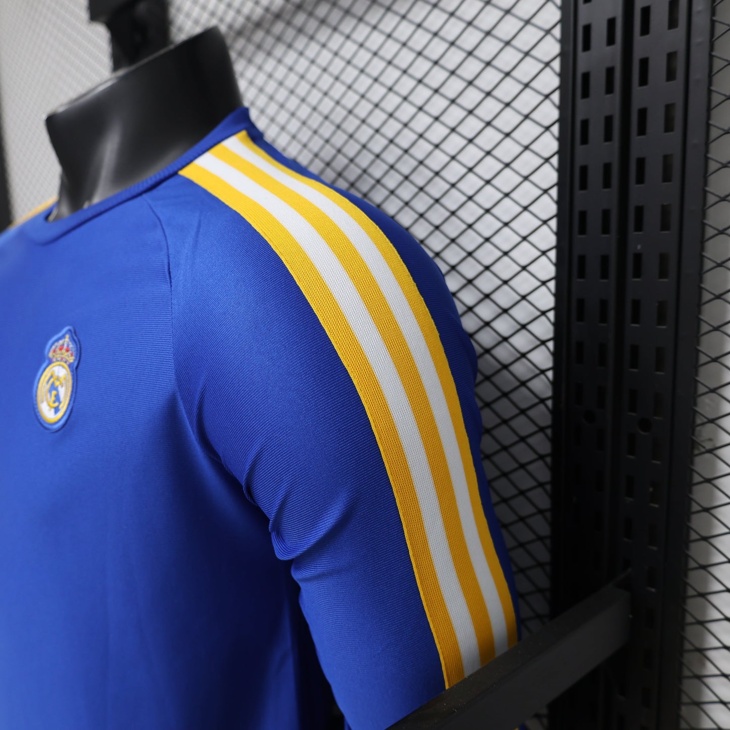 2026 Real Madrid (Blue) Casual Retro Player Version Jersey (Long Sleeve)